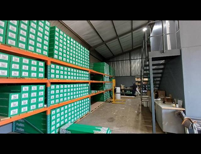 INDUSTRIAL PROPERTY TO RENT IN LYTTELTON MANOR